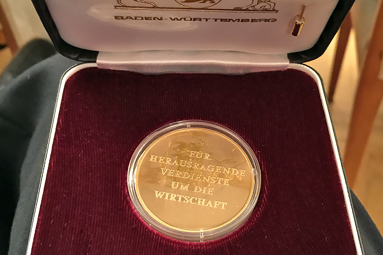 Verleihung der Wirtschaftsmedaille an Bantel GmbH Schorndorf