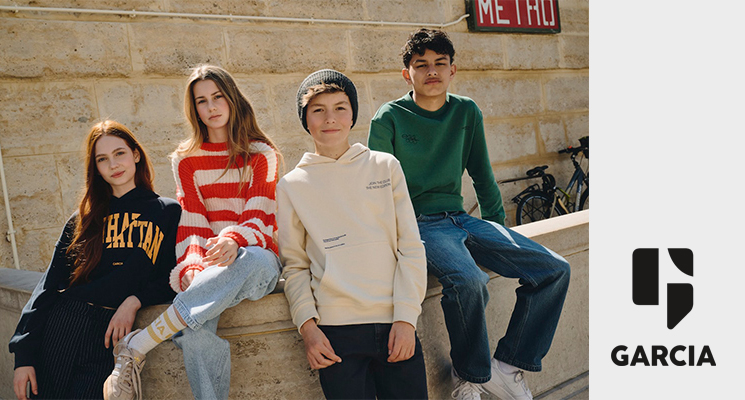 Gruppe Kinder gekleidet mit Garcia-Mode