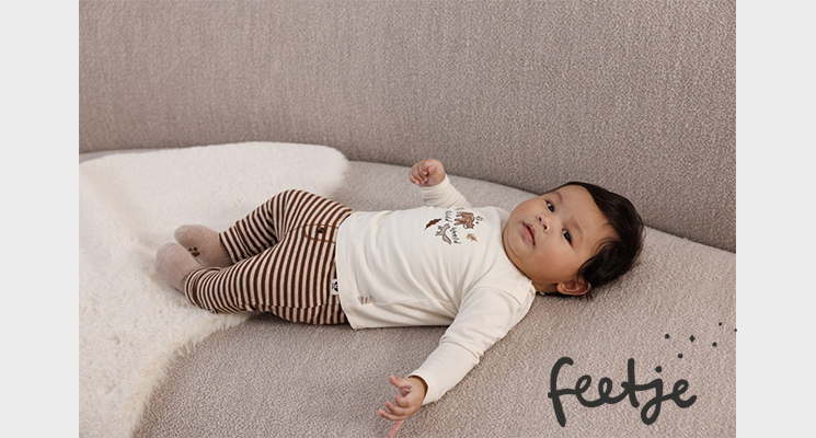 Kind mit braun-beige Strampelhose von feejte