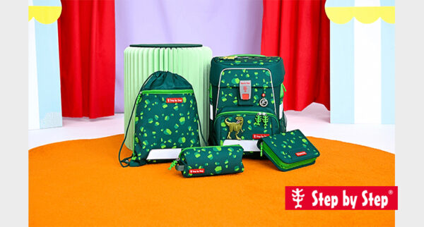 grüne Schulranzen, mäppchen, turnbeutel von "step by step"