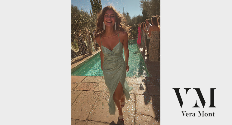 festliches langes Kleid in grün mit Spaghettiträgern von VM Vera Mont