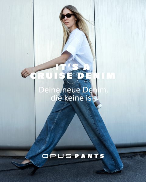 Opus Denim Jeans blau und Shirt weiß, getragen von blonder Frau