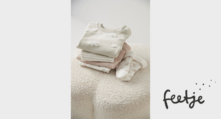 gestapelte Langarmshirts in beige und rose Tönen von Feetje